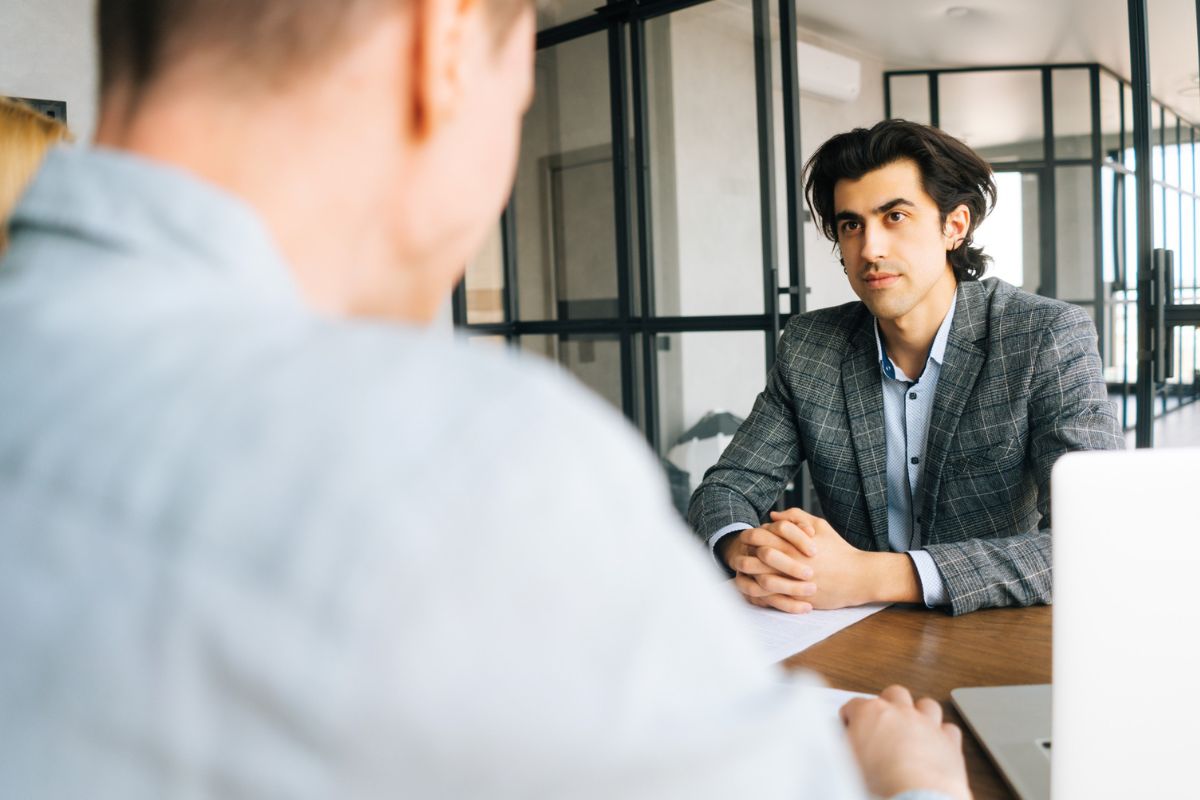 Comment se préparer à un entretien dans le domaine de la communication ?