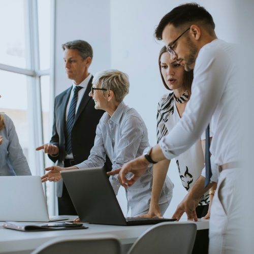 Quels sont les avantages de la formation continue pour les professionnels en activité ?