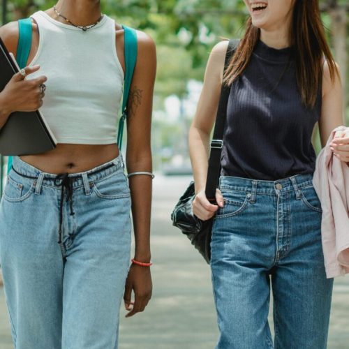 L'enquête, menée en 2023 par l'Ined, concerne la vie affective des jeunes adultes sur un échantillon de 10.000 jeunes de 18 à 29 ans.