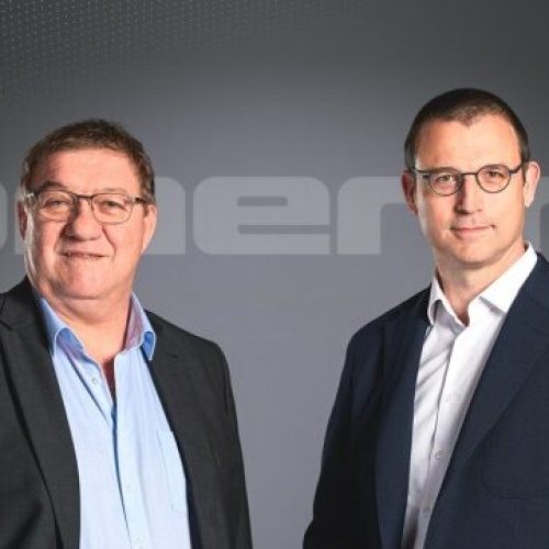 Fort de ses 25 ans d’expérience chez OMERIN, où il a gravi tous les échelons, Pierre SANVOISIN (à droite sur la photo) poursuivra le développement du Groupe en s’inscrivant dans la continuité de Xavier OMERIN.